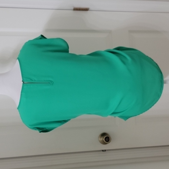 Mine Size S Green Ruched Side Cap Sleeve Blouse, Excellent Used Condition - Picture 3 of 11